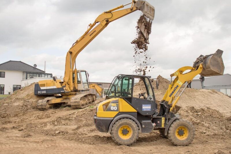 rostock-25-ton-chain-excavator-digging-at-the-rostock-excavator-playground