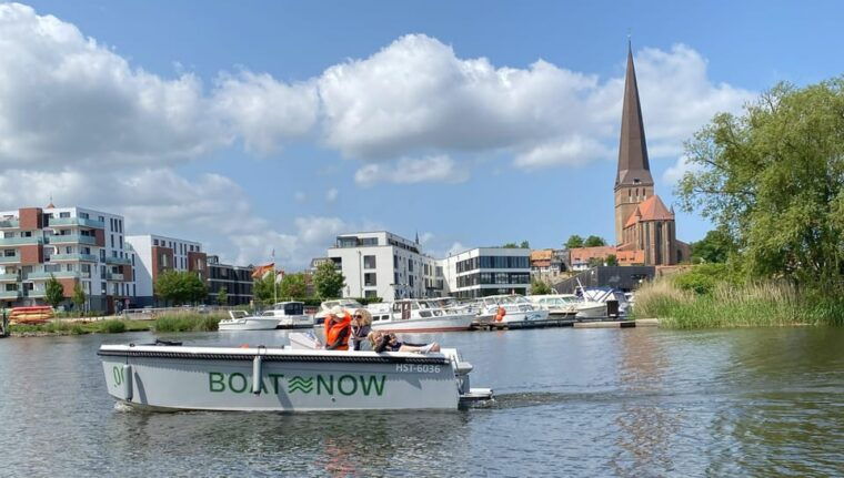 rostock-electric-boat-rental-on-the-warnow-river