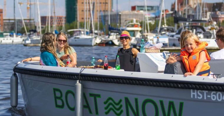 rostock-electric-boat-rental-on-the-warnow-river