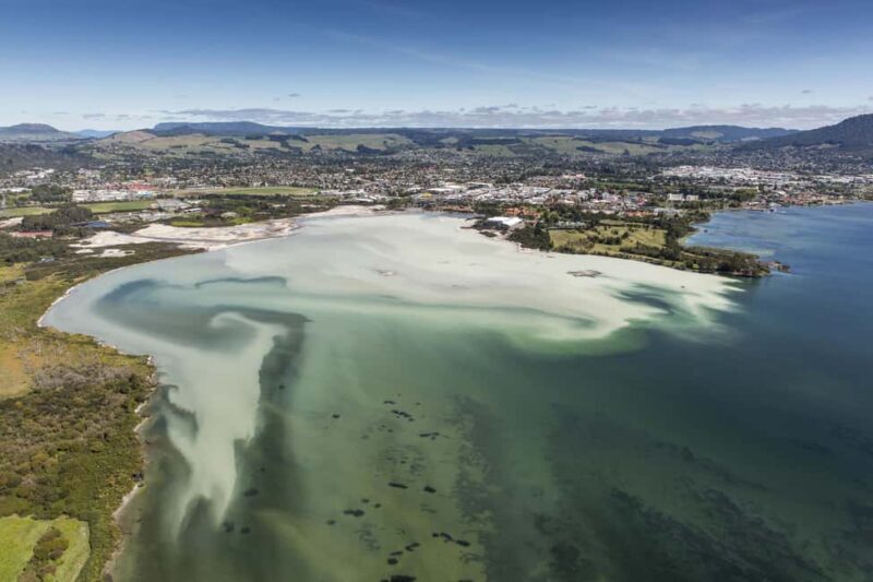 Rotorua: Helicopter Flight and Guided Walk on Mt Tarawera - Key Points  