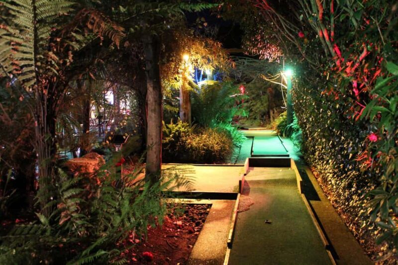 Rotorua: Mini Golf Experience - The Charm of the Natural Environment