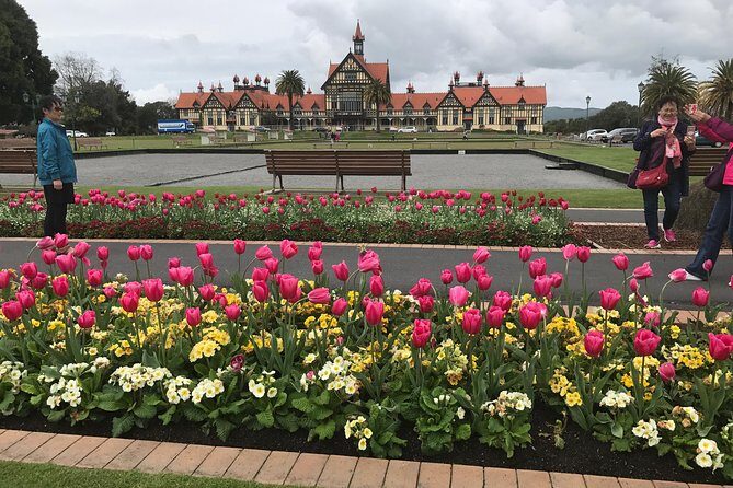 Rotorua via Kiwi/lakes country & a visit to iconic Whakarewarewa - FAQ