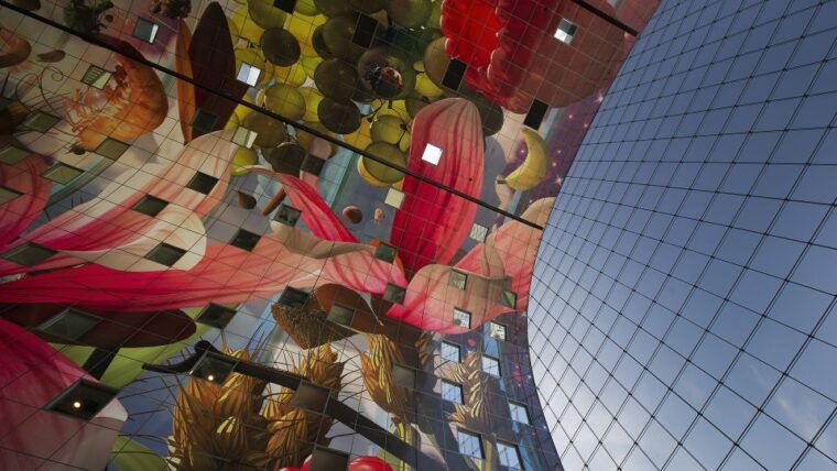 rotterdam-de-rotterdam-cube-houses-water-taxi-and-markthal
