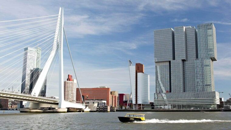 rotterdam-de-rotterdam-cube-houses-water-taxi-and-markthal
