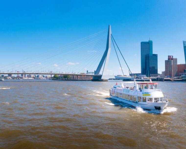 rotterdam-harbor-cruise-with-live-guide