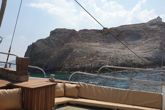 Round of Antiparos & Despotiko with Traditional Boat - FAQ