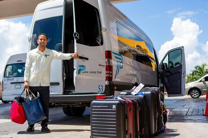 round-trip-airport-transfers-bavaro-and-uvero-alto-punta-cana