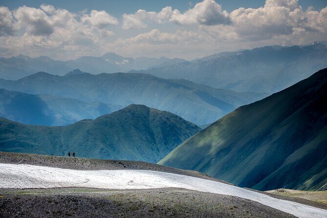 Round Trip Bus Transfer to Juta from Kazbegi - Who Should Book This Experience?