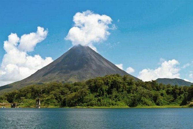 round-trip-from-liberia-airport-to-arenal-la-fortuna-san-carlos