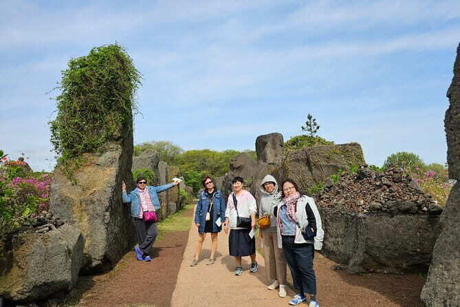 Round Trip Private Transport to Jeju Stone Park - The Value of This Experience