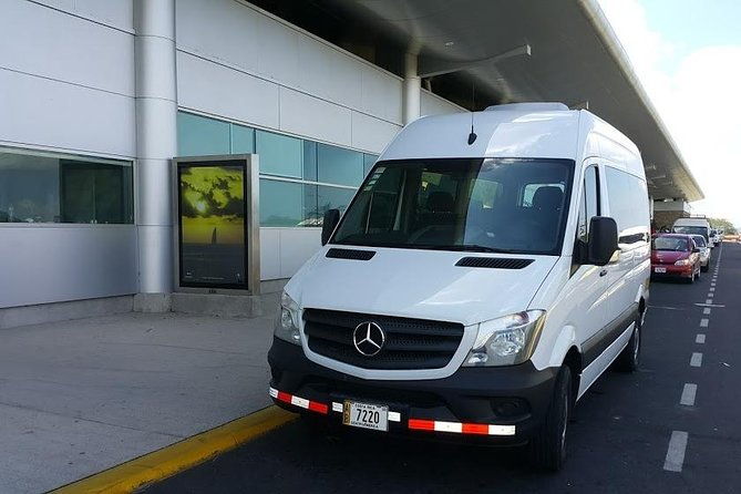 round-trip-transfer-liberia-airport-lir-to-riu-guanacaste-hotel-2