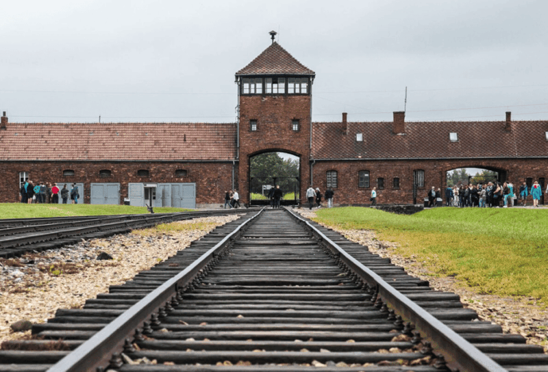 roundtrip-from-krakow-to-auschwitz-entrance-tickets
