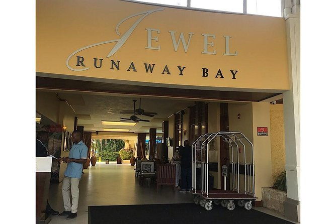 roundtrip-montego-bay-airport-transfer-to-runaway-bay-hotels