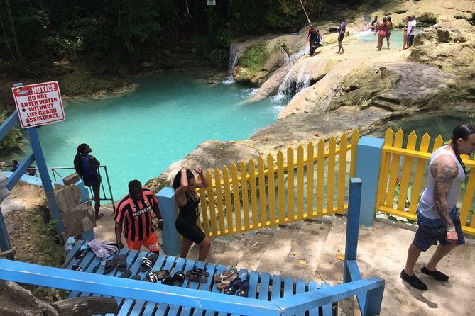 roundtrip-private-shuttle-from-ocho-rios-to-blue-hole-and-back