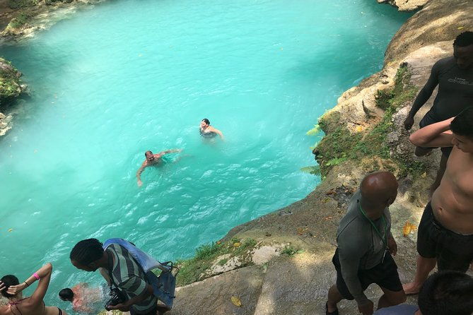 roundtrip-private-shuttle-from-ocho-rios-to-blue-hole-and-back