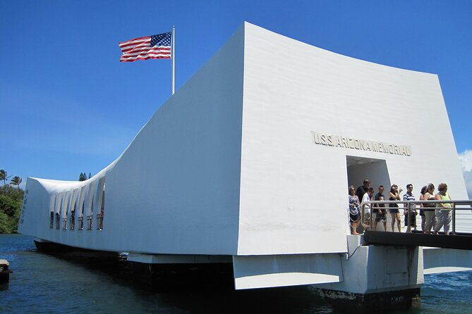 roundtrip-shuttle-from-waikiki-pearl-harbor-national-memorial