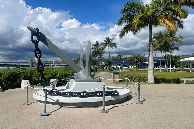roundtrip-shuttle-from-waikiki-pearl-harbor-national-memorial