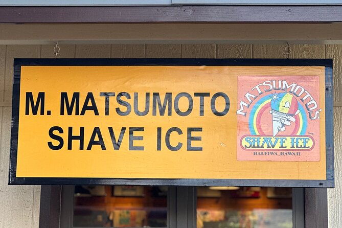 roundtrip-shuttle-from-waikiki-to-dole-plantation-haleiwa-town