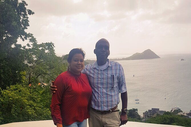 roundtrip-transfer-from-uvf-airport-to-resorts-in-gros-islet-groups-of-4-plus