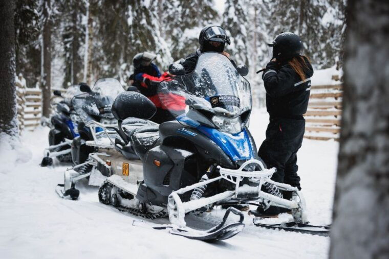 rovaniemi-arctic-circle-highlights-by-snowmobile