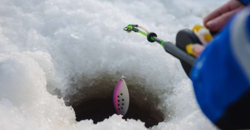 rovaniemi-arctic-circle-ice-fishing-experience