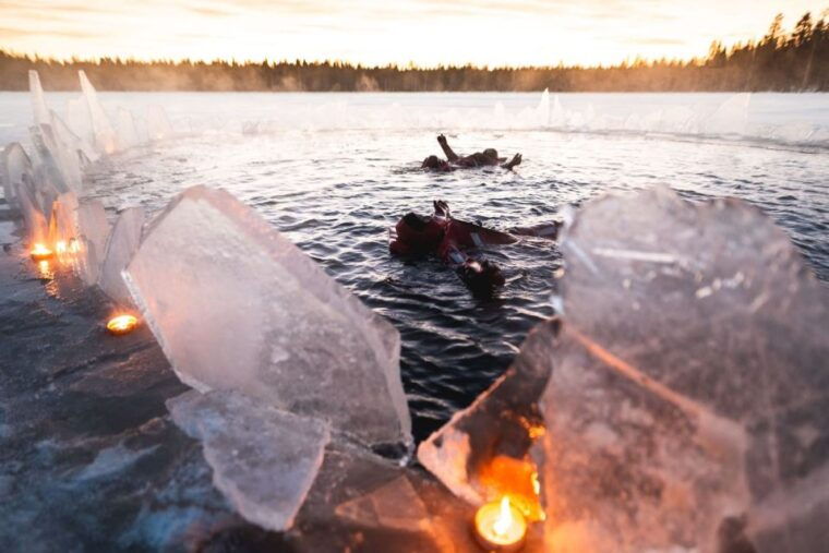 rovaniemi-arctic-ice-floating-and-northern-lights-tour