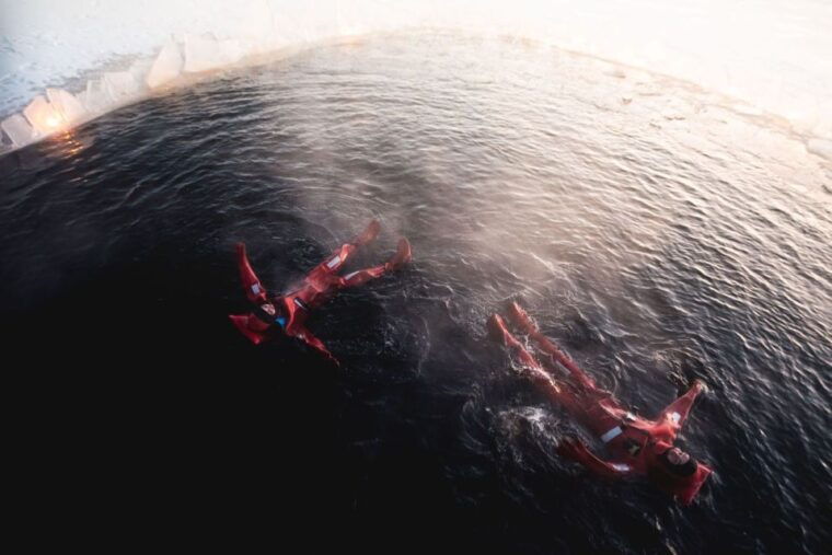 rovaniemi-arctic-ice-floating-and-northern-lights-tour