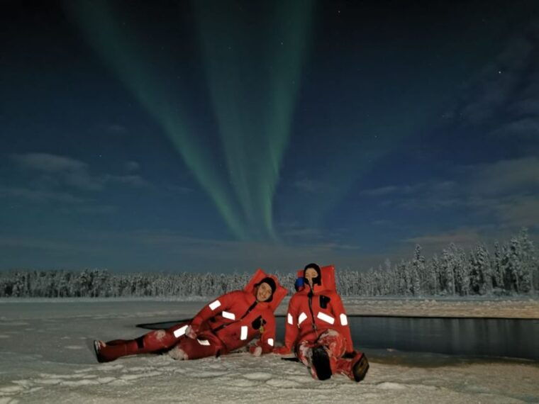 rovaniemi-arctic-ice-floating-and-northern-lights-tour