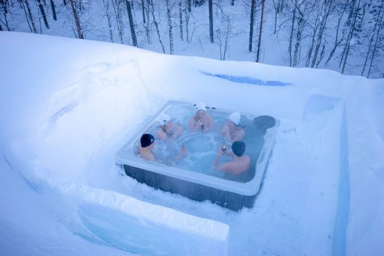 rovaniemi-arctic-snow-hotel-tour-and-sauna-experience