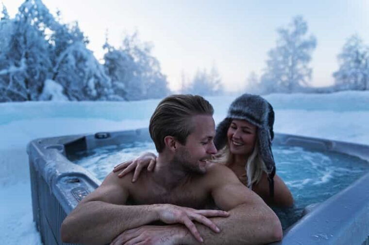 rovaniemi-arctic-snow-hotel-tour-and-sauna-experience