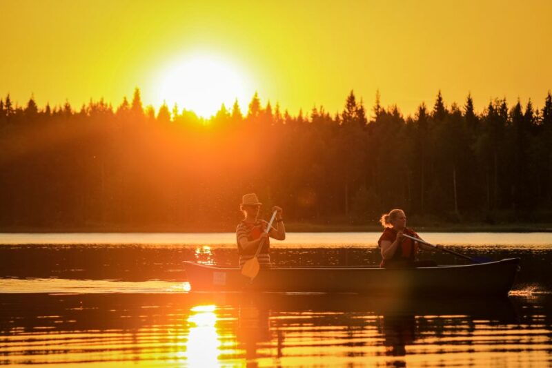 rovaniemi-canoeing-under-the-midnight-sun