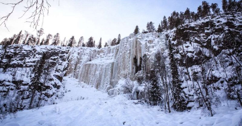 rovaniemi-frozen-waterfalls-korouoma