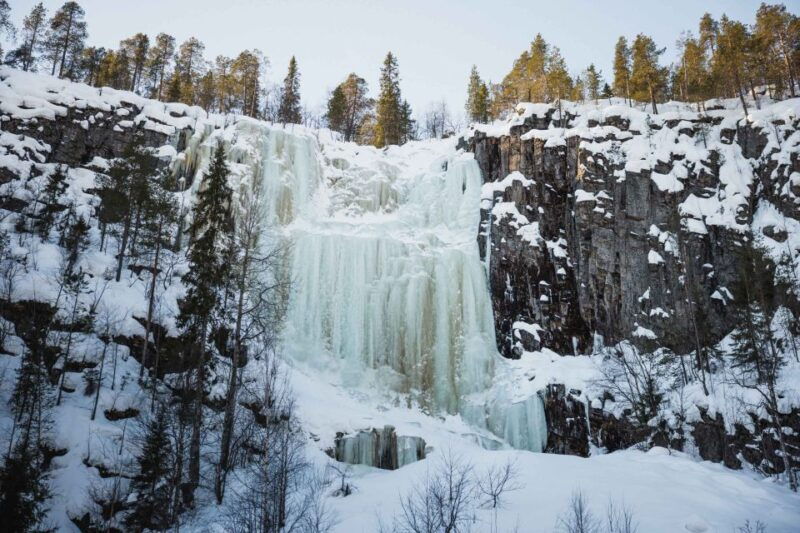 rovaniemi-frozen-waterfalls-of-korouoma-canyon-hike