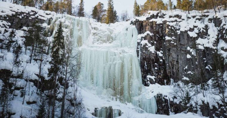 rovaniemi-frozen-waterfalls-of-korouoma-canyon-hike