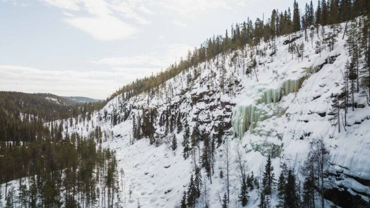 rovaniemi-frozen-waterfalls-of-korouoma-canyon-hike