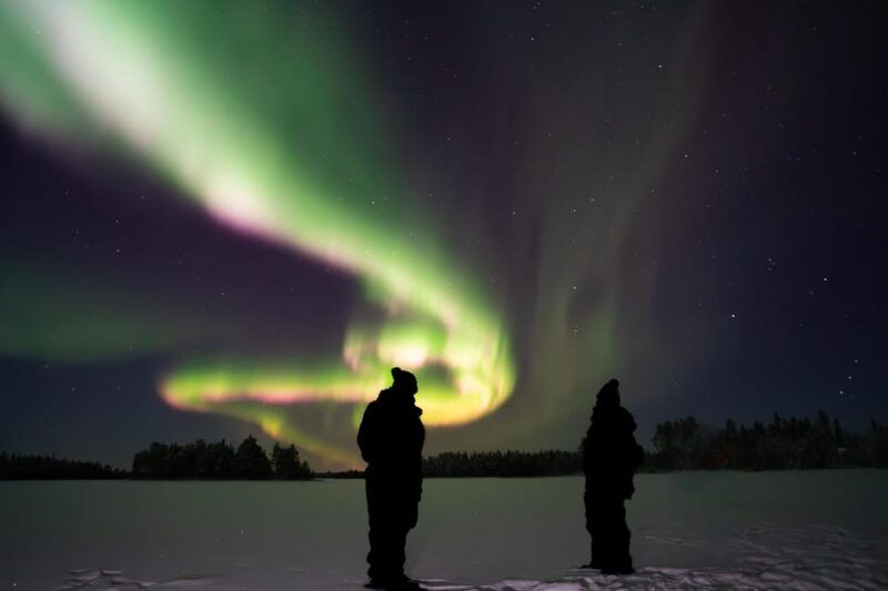 rovaniemi-guaranteed-ultimate-aurora-hunt-with-photographer