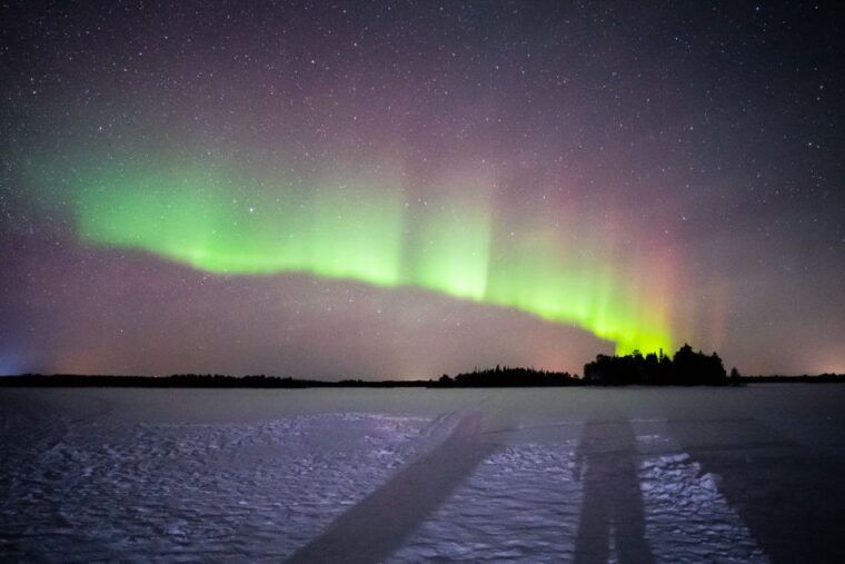 rovaniemi-guaranteed-ultimate-aurora-hunt-with-photographer