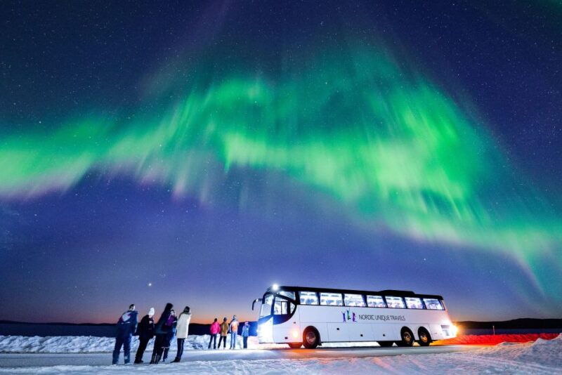 rovaniemi-hunting-northern-lights-bus-tour