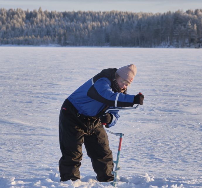 rovaniemi-ice-fishing-like-a-finn