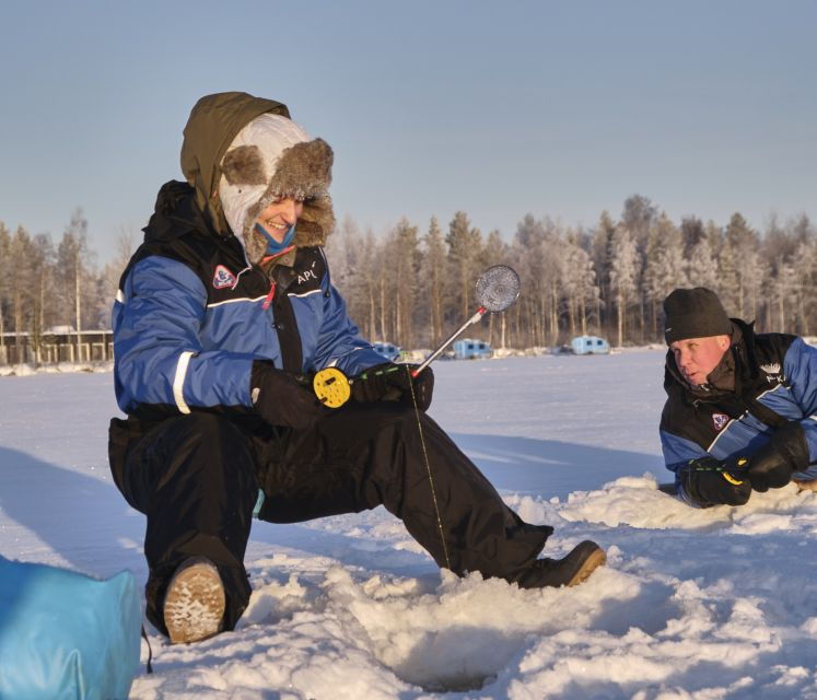 rovaniemi-ice-fishing-like-a-finn