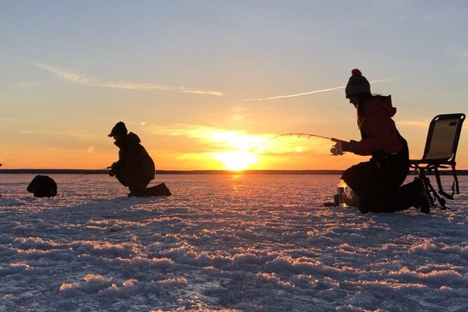 rovaniemi-ice-fishing-small-group-tour-barbeque-2