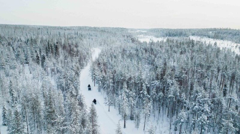 rovaniemi-ice-fishing-snowmobile-safari-combo-day