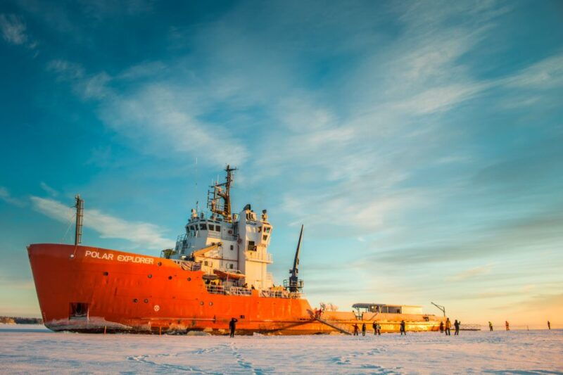 rovaniemi-icebreaker-cruise-with-lunch-and-ice-floating