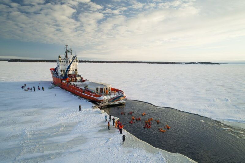 rovaniemi-icebreaker-cruise-with-lunch-and-ice-floating