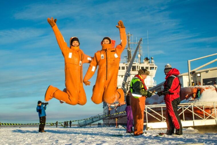 rovaniemi-icebreaker-cruise-with-lunch-and-ice-floating