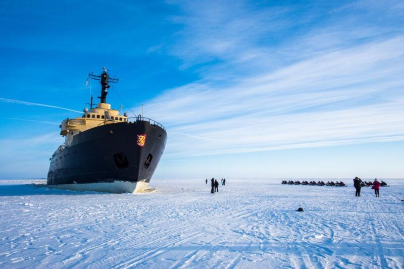 rovaniemi-icebreaker-sampo-cruise-with-buffet-and-ice-float