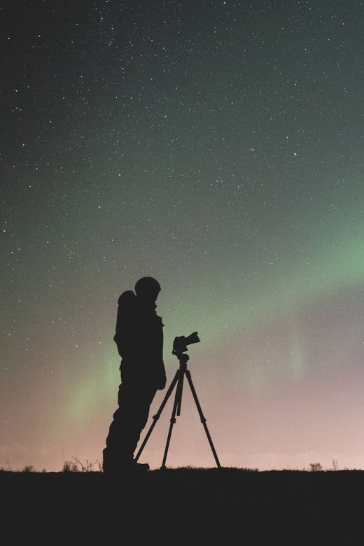 rovaniemi-long-northern-light-hunt-tour-with-procamera