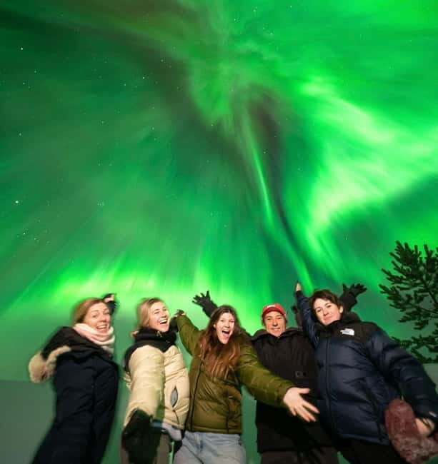 Rovaniemi: Northern Lights Family Tour with Photographer - Key Points