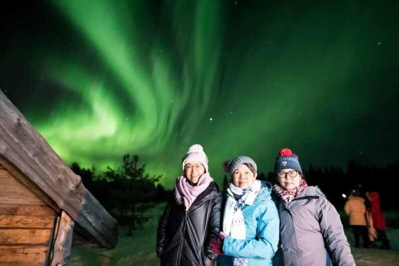 rovaniemi-northern-lights-hunt-with-sausages-and-hot-drinks