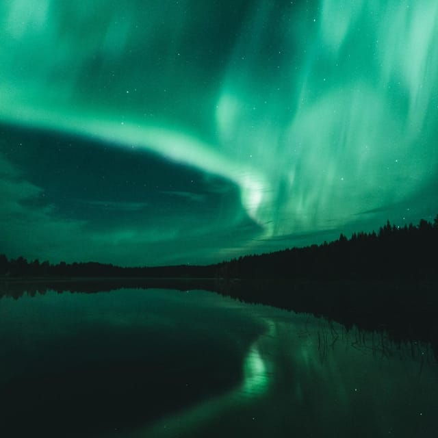 rovaniemi-northern-lights-hunt-with-sausages-and-hot-drinks